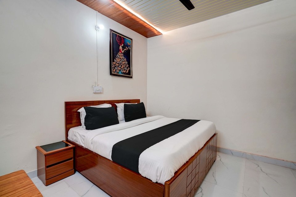 Spotless Comfortable King Bed Setup